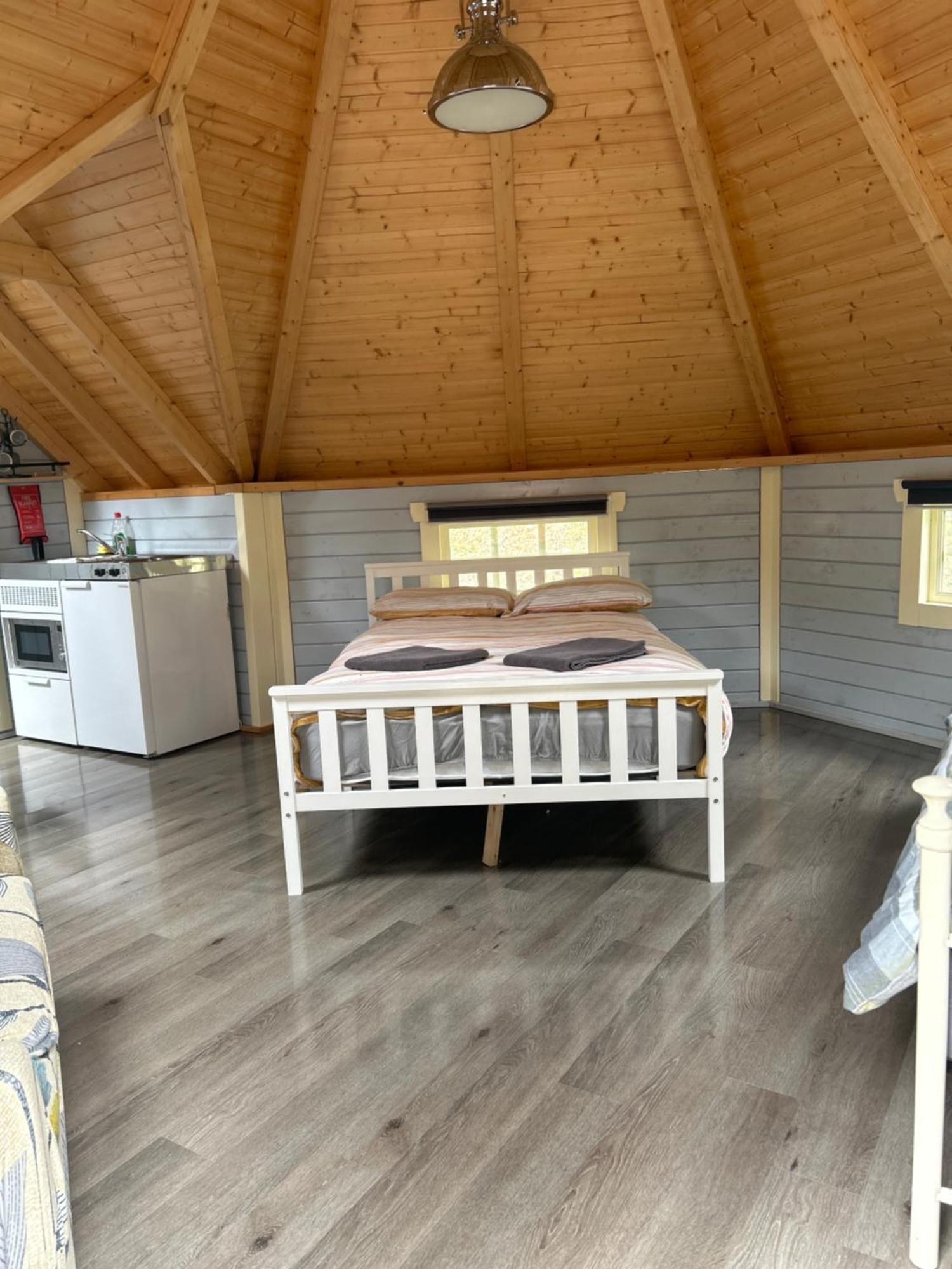 1Lochness Glam Lodges Inverness Eksteriør bilde